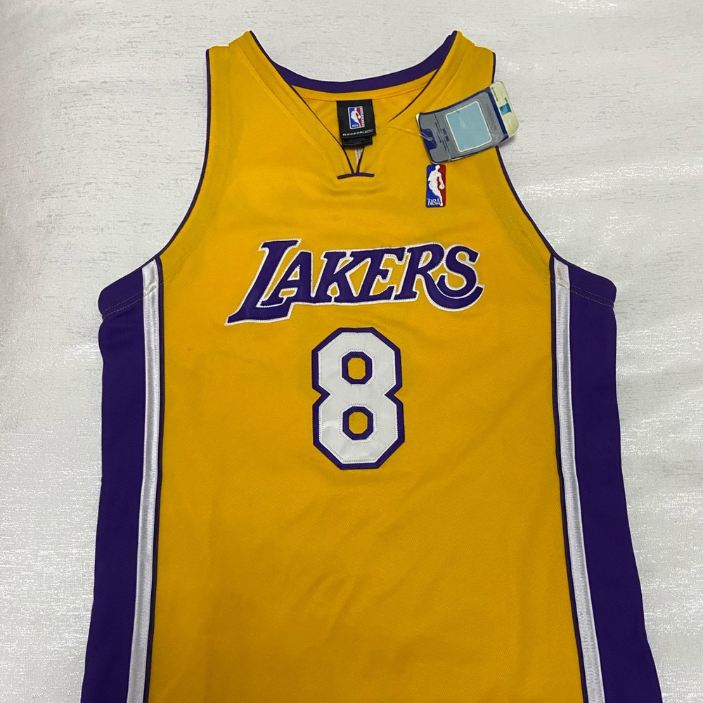Kobe Size 40 Lakers Jersey
